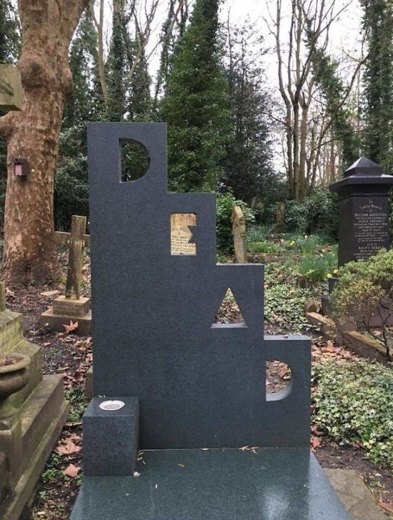 Funny Headstones (18 pics)