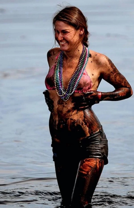 Mud Girls 25 Pics