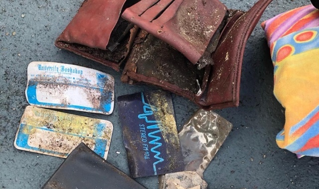 A Wallet Found 40 Years After It Went Missing (5 pics)
