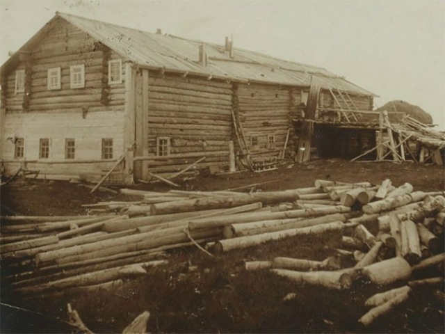 Rare Vintage Photos Of Dwellers Of The Russian North Over A Century Ago (24 pics)