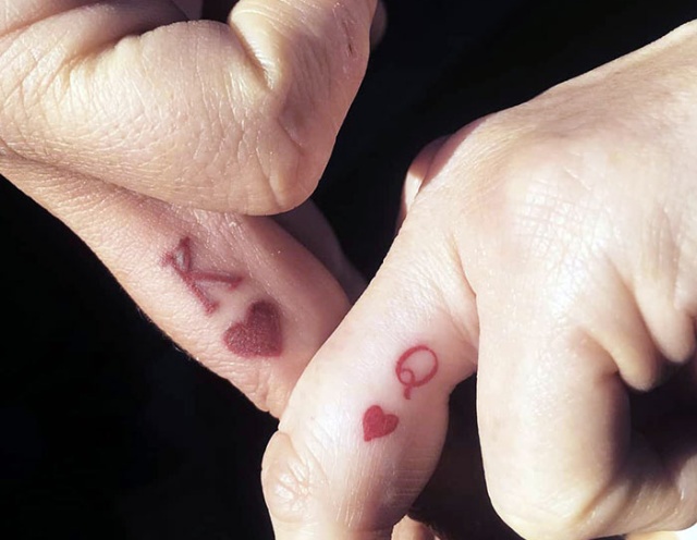 Examples Of Awesome Finger Tattoos (30 pics)