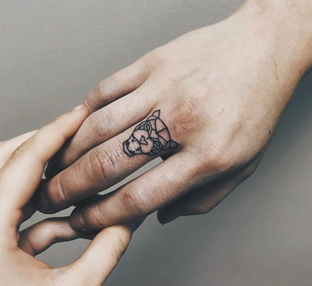 Examples Of Awesome Finger Tattoos (30 pics)