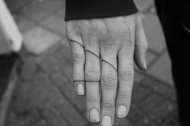 Examples Of Awesome Finger Tattoos (30 pics)