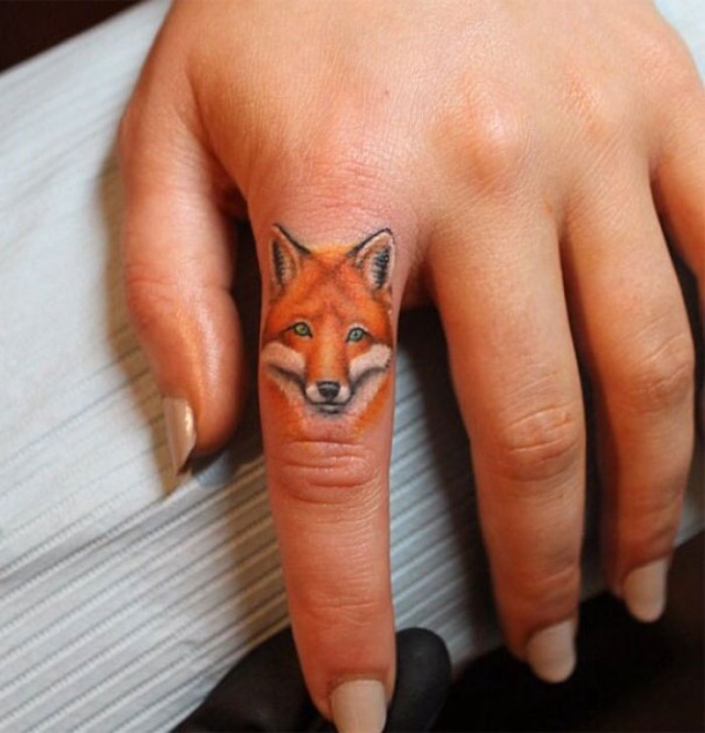 Examples Of Awesome Finger Tattoos (30 pics)
