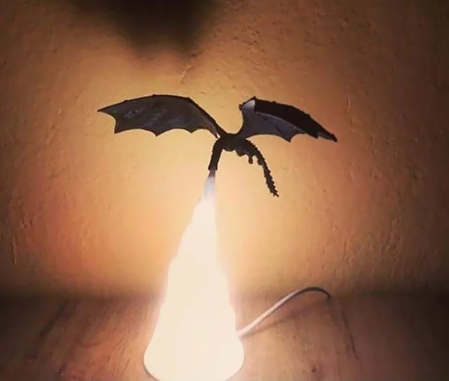 Awesome 'Game Of Thrones' Lamp (7 pics)