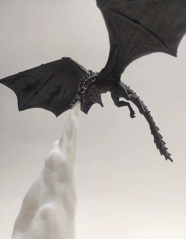 Awesome 'Game Of Thrones' Lamp (7 pics)