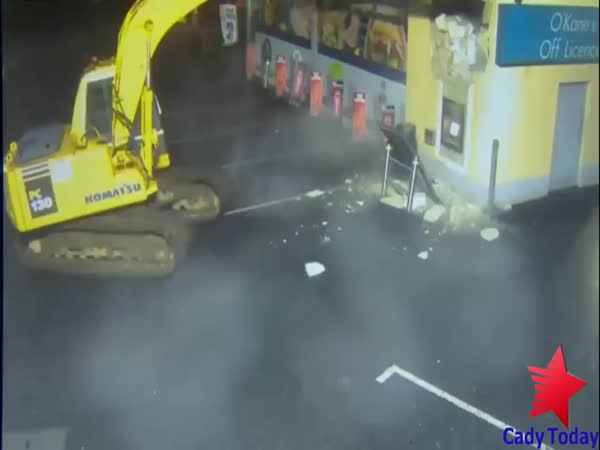 Stealing An ATM With An Excavator Looks Like A GTA Mission