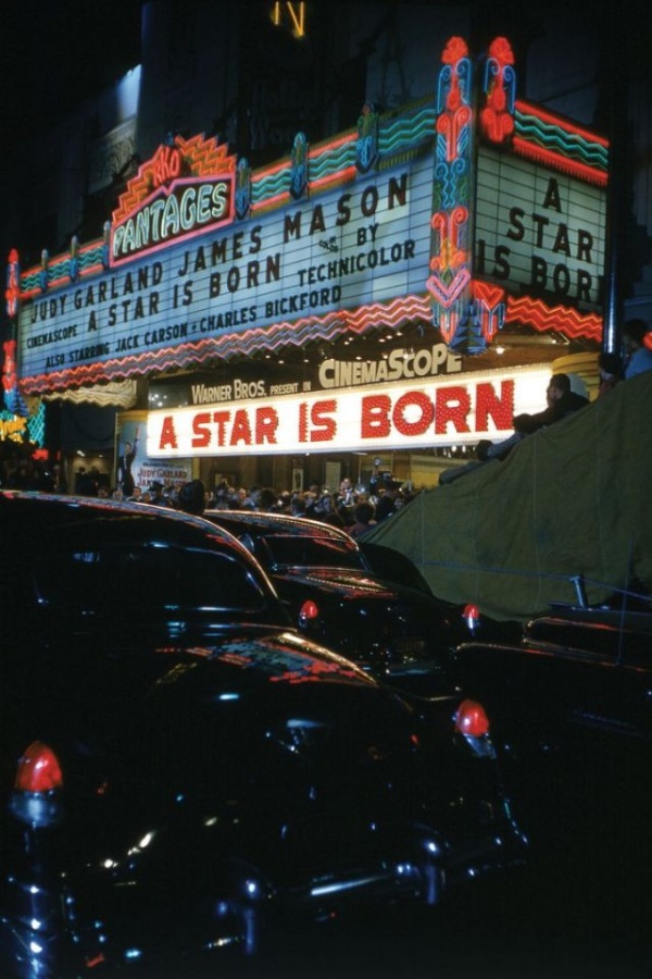 A Look Back at the Star-Studded World Premiere of ‘A Star Is Born’ (34 pics) A Look Back at the Star-Studded World Premiere of ‘A Star Is Born’ (34 pics)