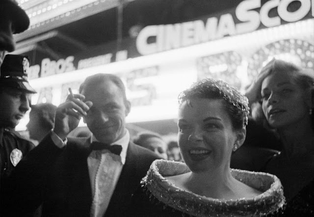 A Look Back at the Star-Studded World Premiere of ‘A Star Is Born’ (34 pics) A Look Back at the Star-Studded World Premiere of ‘A Star Is Born’ (34 pics)
