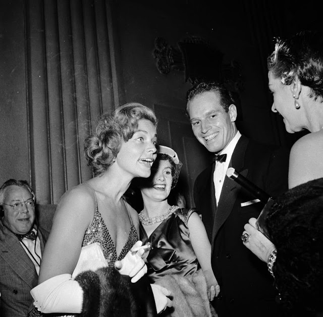 A Look Back at the Star-Studded World Premiere of ‘A Star Is Born’ (34 pics) A Look Back at the Star-Studded World Premiere of ‘A Star Is Born’ (34 pics)