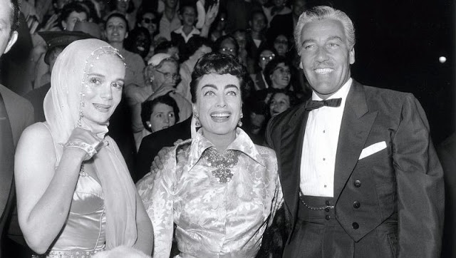 A Look Back at the Star-Studded World Premiere of ‘A Star Is Born’ (34 pics) A Look Back at the Star-Studded World Premiere of ‘A Star Is Born’ (34 pics)