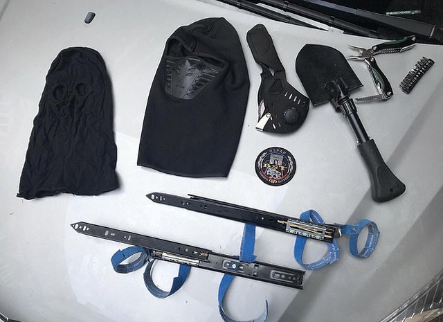Paris Police Arrest Man Wearing Hidden Blades That Could Fire Out From His Wrists (2 pics)
