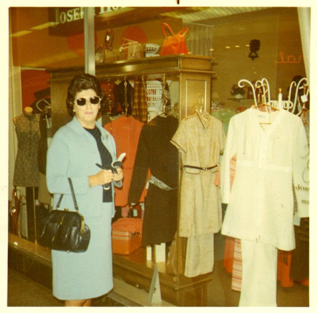 US Stores In The '60s (31 pics)