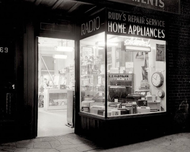 60s clothing store