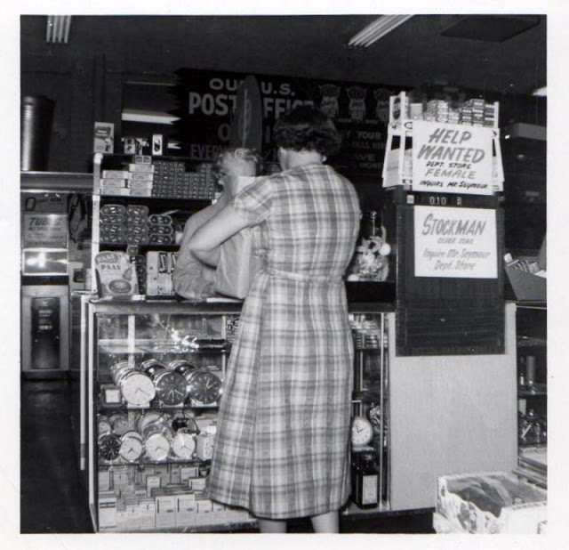 US Stores In The '60s (31 pics)
