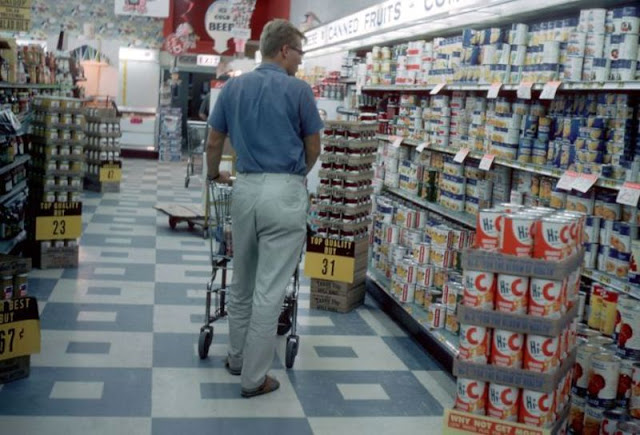 US Stores In The '60s (31 pics)