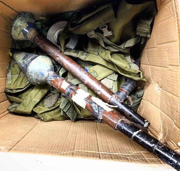 People Were Trying To Smuggle This Staff On Planes (39 pics)
