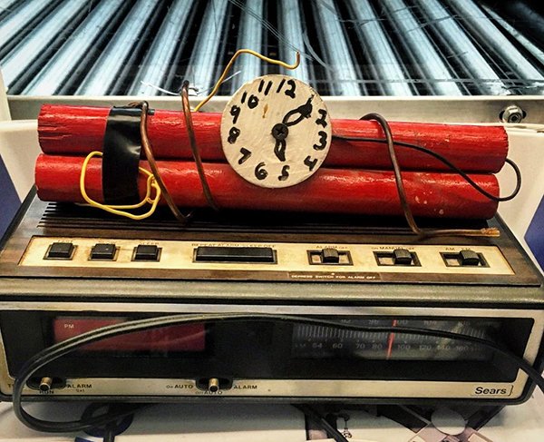 People Were Trying To Smuggle This Staff On Planes (39 pics)