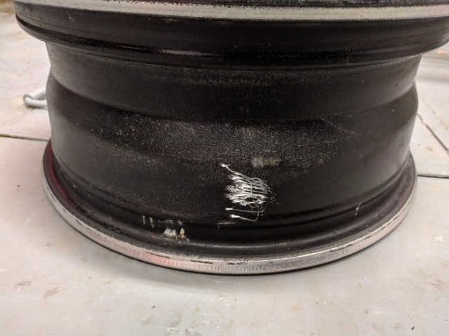 This Monster Broke The Wheel (3 pics)
