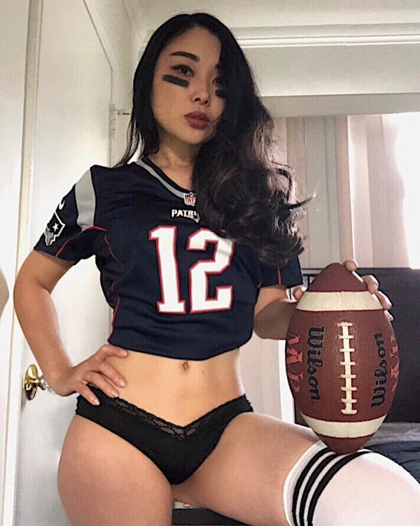 These Hot Girls Love Sports (39 pics)