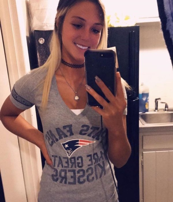 These Hot Girls Love Sports 39 Pics