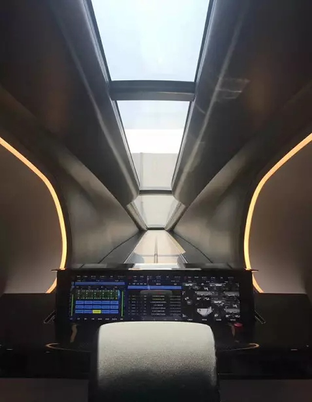 China's Maglev Train Prototype Has A Speed of 370 MPH (595 km/h) (12 pics)