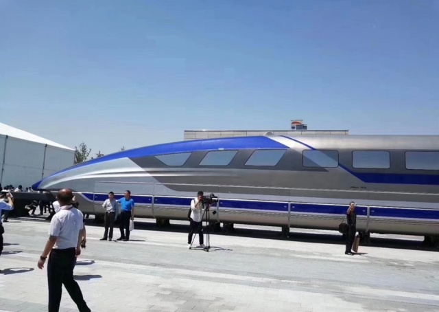 China's Maglev Train Prototype Has A Speed of 370 MPH (595 km/h) (12 pics)