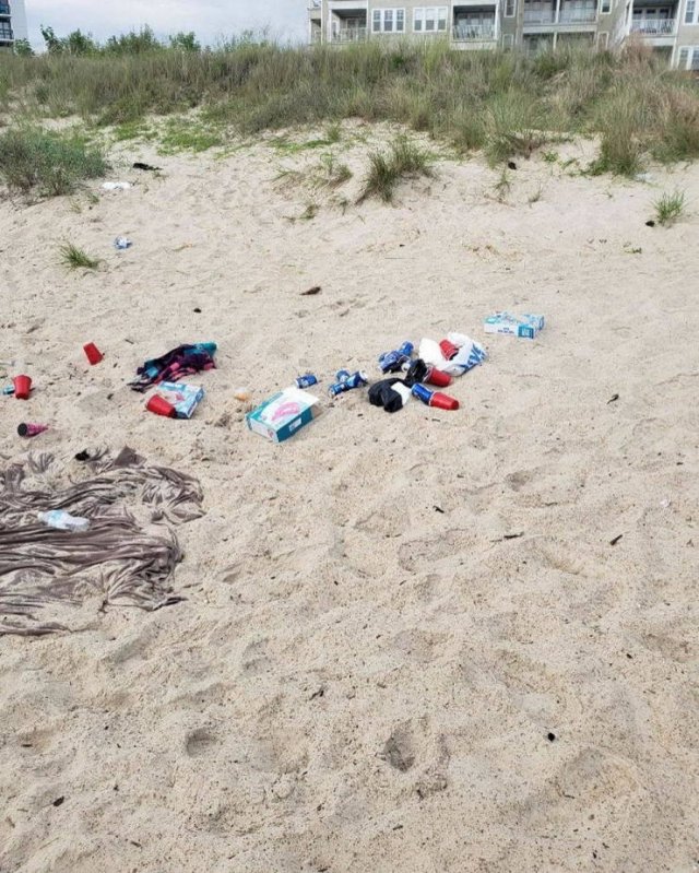 This Is How Memorial Day Tourists Destroy Virginia Beach (22 pics)