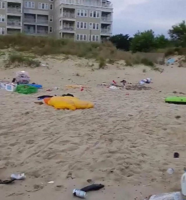 This Is How Memorial Day Tourists Destroy Virginia Beach (22 pics)