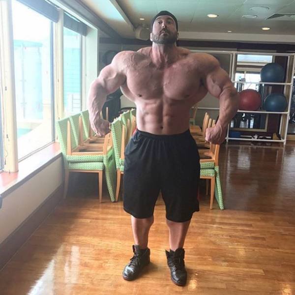 This Guy From Las Vegas Has Spent 10 Years Training 6 Times A Weak To Get A New Body (14 pics)