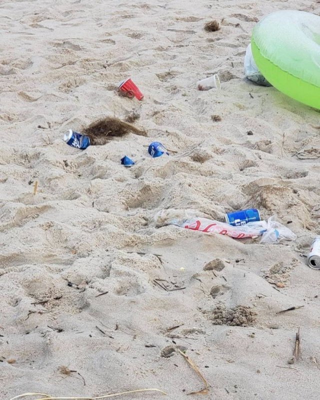 This Is How Memorial Day Tourists Destroy Virginia Beach (22 pics)