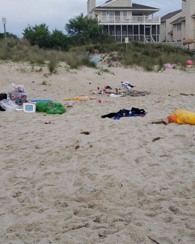 This Is How Memorial Day Tourists Destroy Virginia Beach (22 pics)