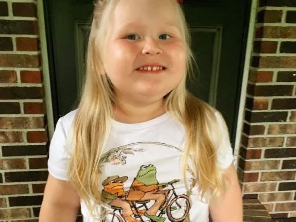Mother Orders A Shirt For Her Daughter. But She Wasn't Expecting Something Like This... (5 pics)