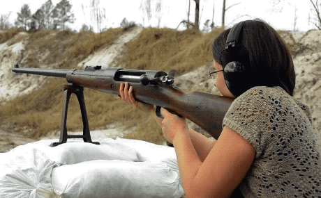 This Girl Is Shooting A 5-Foot 7-Inch WWI Rifle (18 pics)