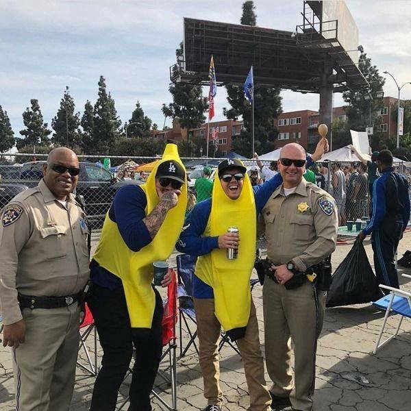 Police Has Fun (24 pics)