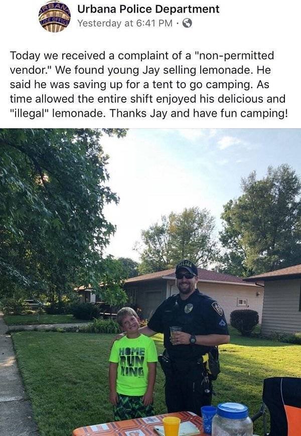 Police Has Fun (24 pics)