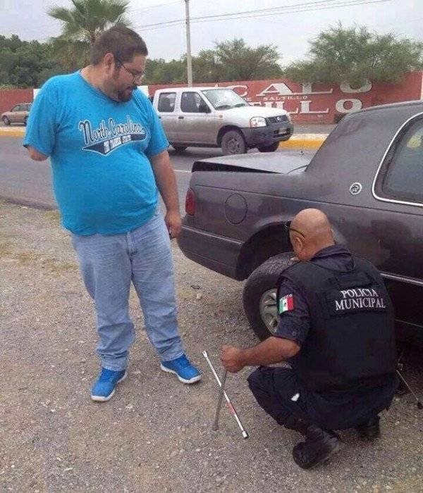 Police Has Fun (24 pics)