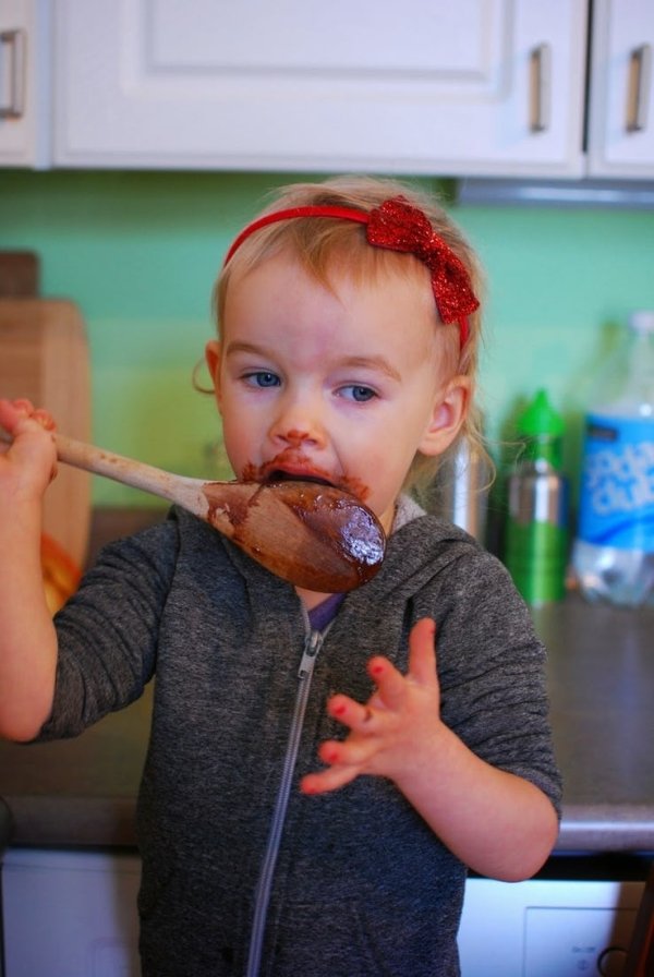 Hilarious Photos Of Babies Eating (30 pics)