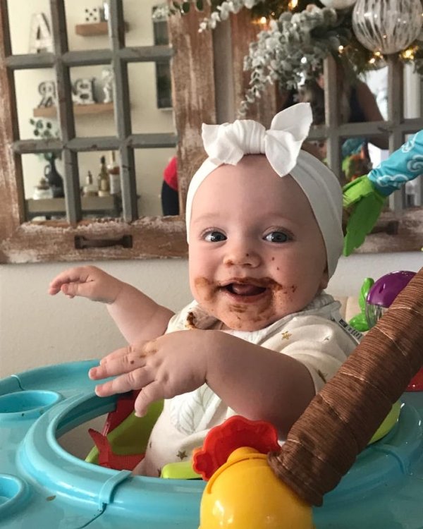 Hilarious Photos Of Babies Eating (30 pics)