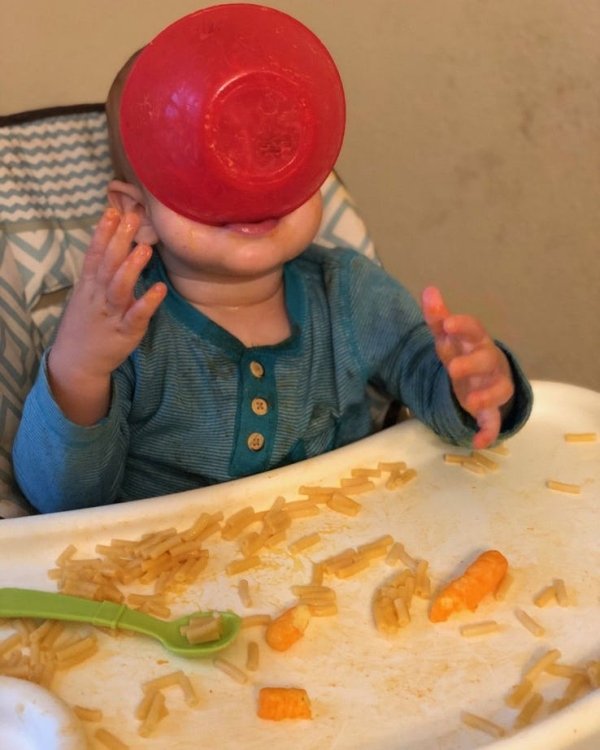 Hilarious Photos Of Babies Eating (30 pics)