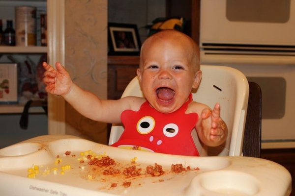 Hilarious Photos Of Babies Eating (30 pics)