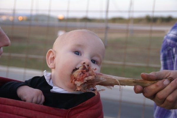 Hilarious Photos Of Babies Eating (30 pics)