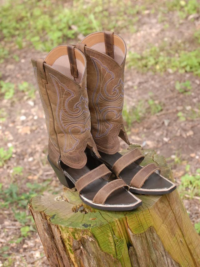 When Cowboy Boots Meet Sandals (20 pics)
