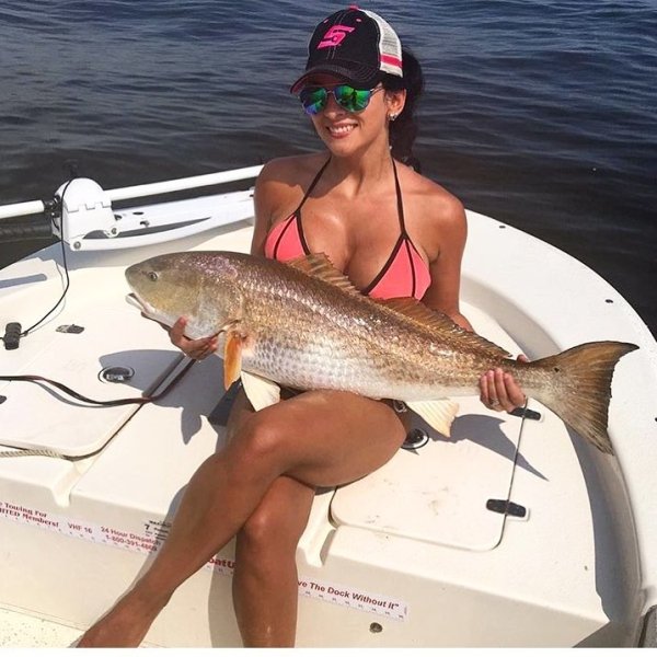 Girls Gone Fishing (40 pics)