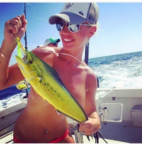 Girls Gone Fishing (40 pics)