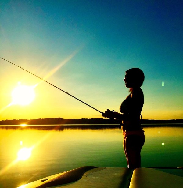 Girls Gone Fishing (40 pics)