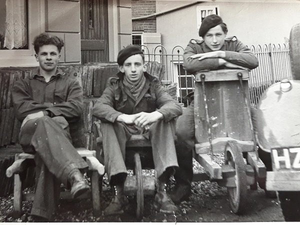 People Share Photos From The Past (19 pics) People Share Photos From The Past (19 pics)