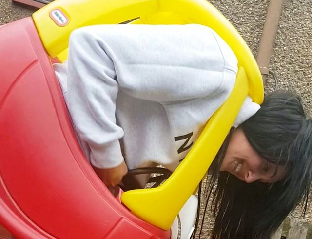 Scots Woman Got Trapped Inside A Kid's Toy Car (6 pics)