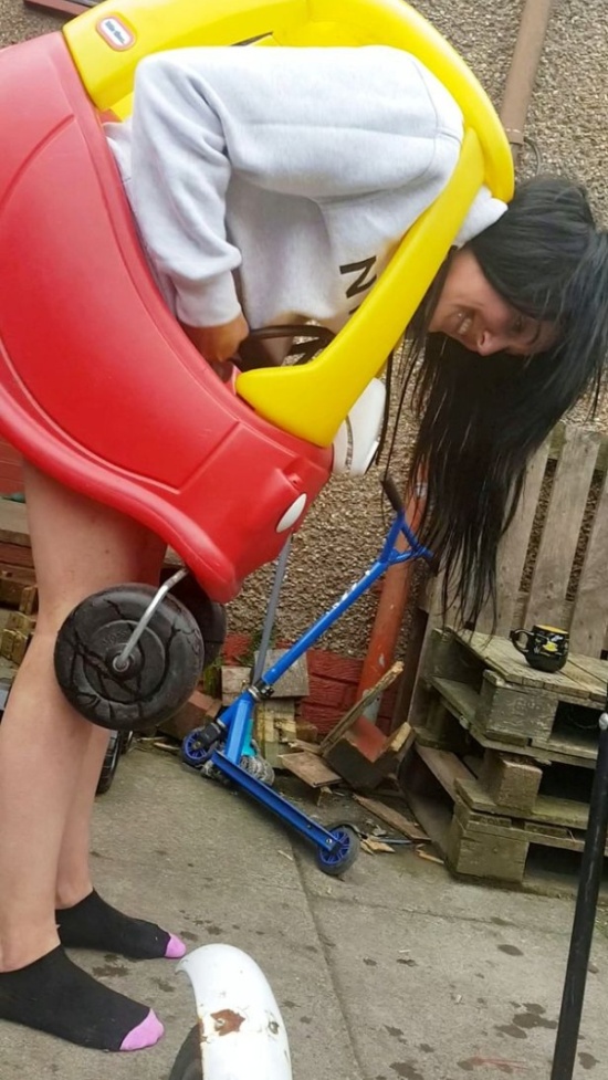 Scots Woman Got Trapped Inside A Kid's Toy Car (6 pics)