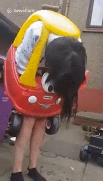 Scots Woman Got Trapped Inside A Kid's Toy Car (6 pics)